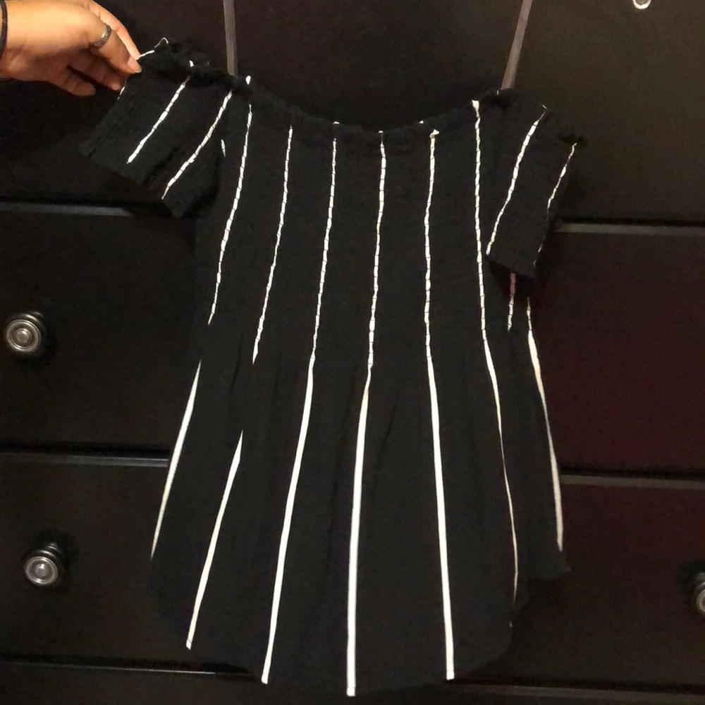 Open shoulder top NWOT